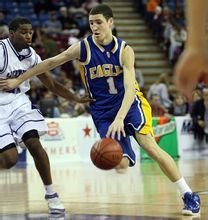 尤文2-0帕福斯，戴维破门+失良机，麦肯尼建功，伊尔迪兹助攻（尤文2-0擒帕福斯：戴维破门仍错失良机，麦肯尼建功，伊尔迪兹送助攻）