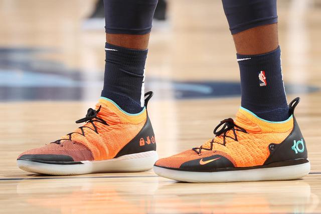 斯洛特：客战曼城是整个赛季最难的比赛之一，我们已做好准备（斯洛特：做客曼城堪称本季最艰难的挑战之一，我们已整装待发）