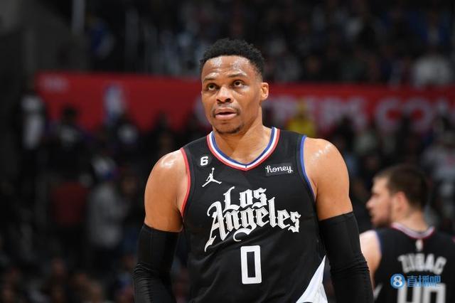 篮球火箭球员赛后接受采访分享心得（火箭队球员赛后受访：分享比赛心得）