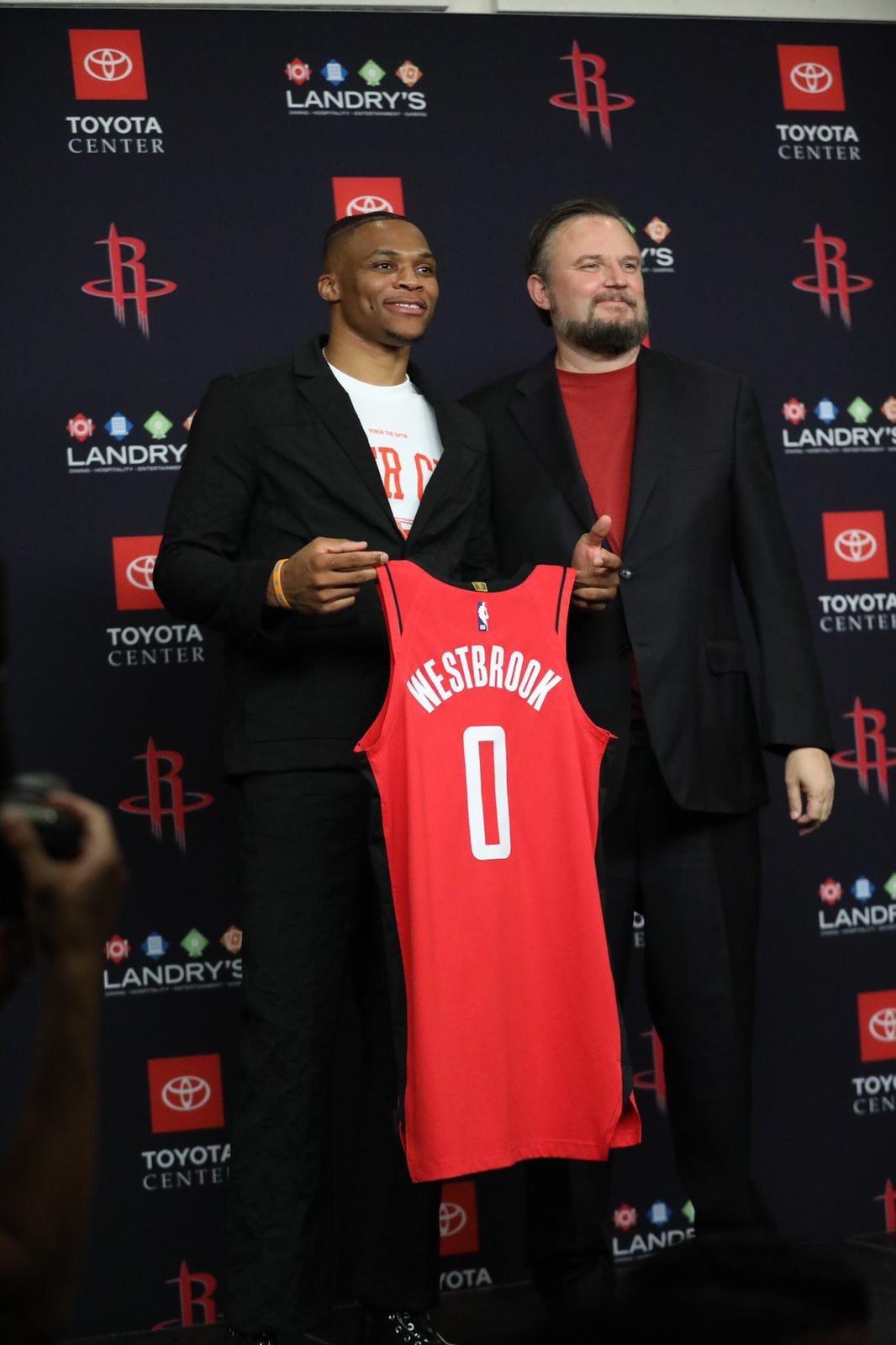 战巴萨贡献2球1助，布鲁日前锋福布斯当选欧冠全场最佳球员（对阵巴萨梅开二度并送助攻，布鲁日前锋福布斯荣膺欧冠全场最佳）