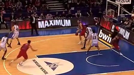 记者：昨晚阿代米和于根伟指导聊了挺久，阿代米哭了（记者：阿代米昨夜与于根伟长谈后落泪）