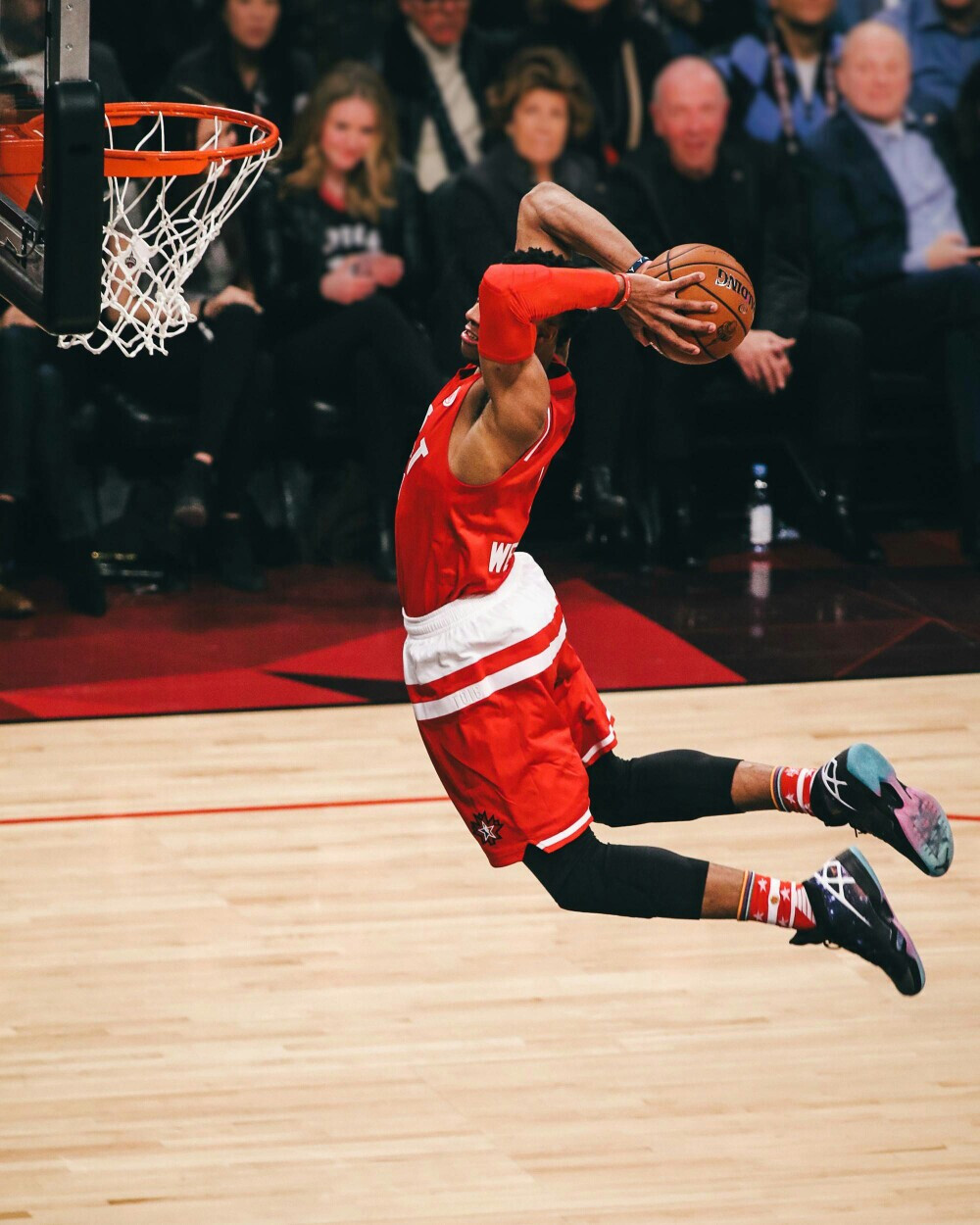 尤文跟队：加蒂扭伤膝盖，今天将接受检查（尤文队内消息：加蒂膝盖扭伤，今日接受检查）