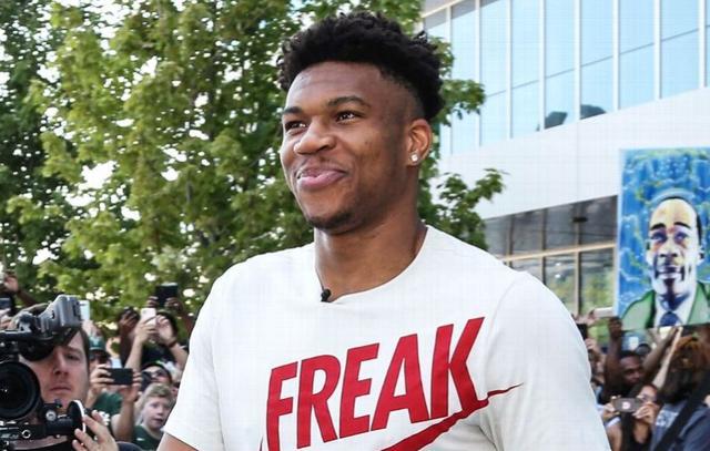 梅西：如果阿尔巴、布斯克茨能带着冠军退役，那将会特别美好（梅西盼阿尔巴、布斯克茨捧杯挂靴：那将格外美好）