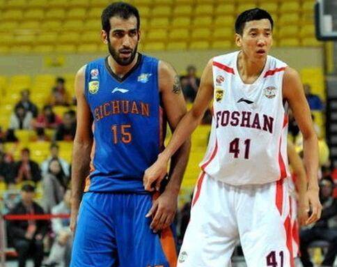 欧冠淘汰赛前瞻：曼城对阵皇家马德里,（欧冠淘汰赛前瞻：曼城迎战皇家马德里）