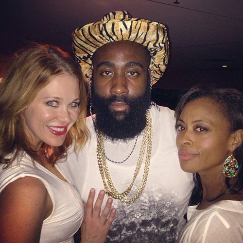 蒯纪闻：夺冠的这个过程不太容易，中间起伏较大（蒯纪闻：夺冠之路并不轻松，期间波折不断）