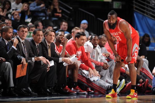 阿莱格里：防守是全队的事，要想赢得比赛就必须弄脏裤子（阿莱格里：防守是全队责任，想赢球就得不怕把裤子弄脏）