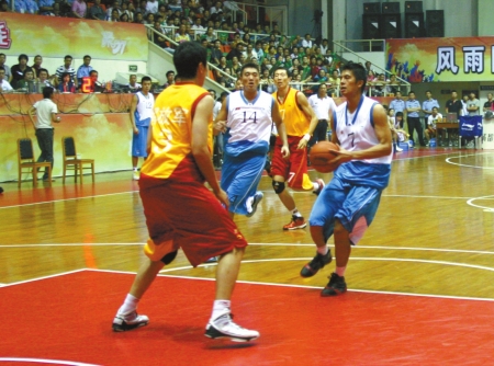 群雄争霸，意甲连续第二年至少4支排名前列的球队相差2分以内（意甲群雄并起：连续两季至少四支前列球队分差在2分内）