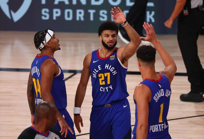 手感火热！拉文三节三分10中8爆砍37分5篮板（拉文手感爆棚：三节飙进8记三分，轰下37分5篮板）