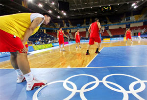 河南决战国安！三位久违强援露面，王刚单独挑大梁，新金主现场督战（河南对决国安：三位强援久别回归，王刚独挑大梁，新金主现场督军）